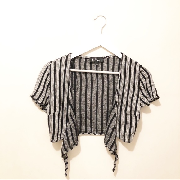 Lulu’s cropped tie-front top - Picture 6 of 8
